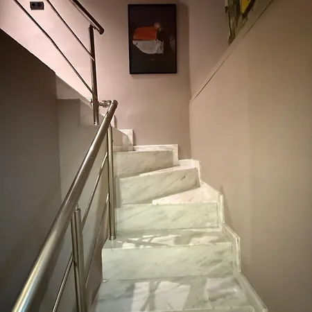 Cozy Duplex With A Private Terrace Near The Metro Apartment