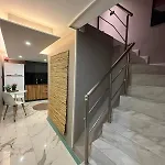 Cozy Duplex With A Private Terrace Near The Metro *