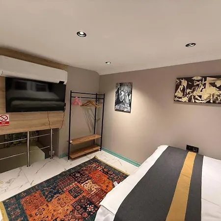Cozy Duplex With A Private Terrace Near The Metro 아파트 이스탄불