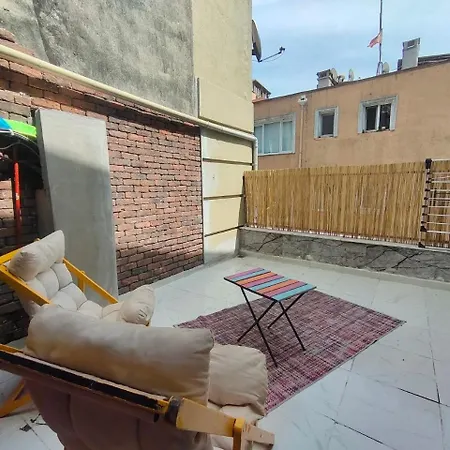 Cozy Duplex With A Private Terrace Near The Metro Apartment Istanbul