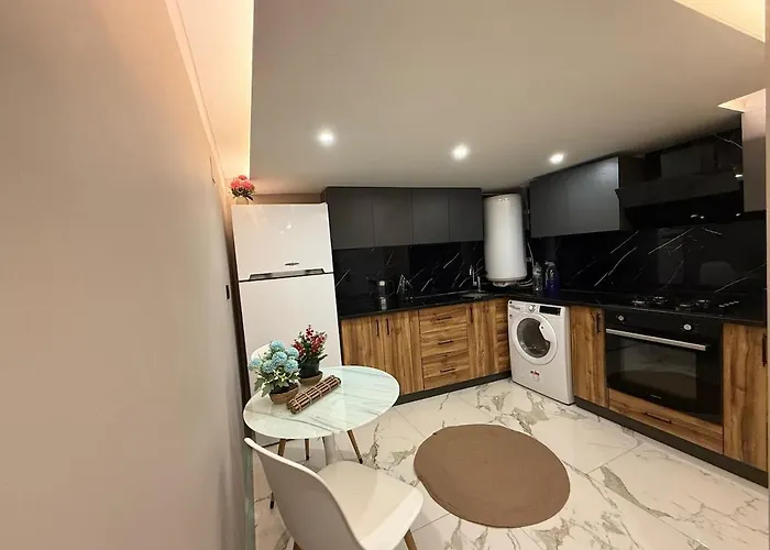 Cozy Duplex With A Private Terrace Near The Metro * Istambul