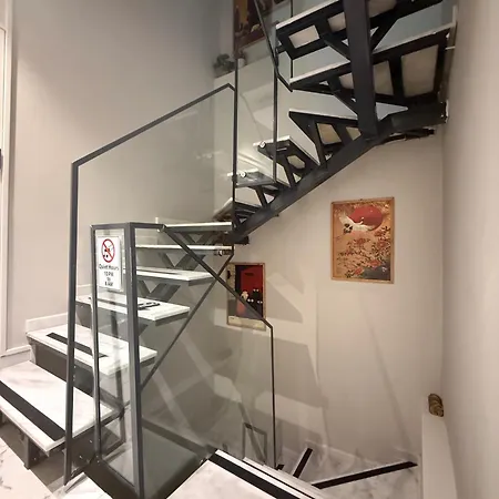 Cozy Duplex With A Private Terrace Near The Metro דירה איסטמבול